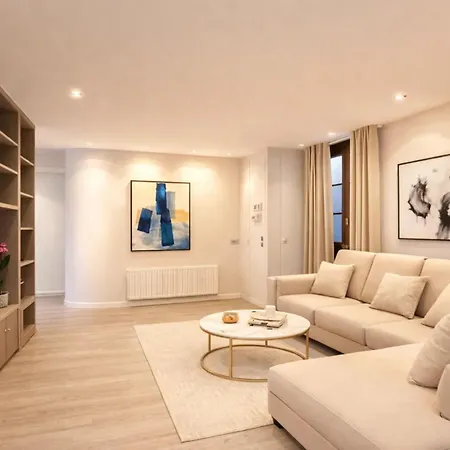 Stunning Loft For 6 In The 7th District Apartment *