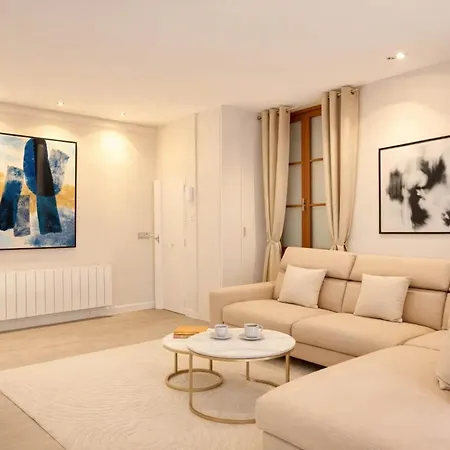 Stunning Loft For 6 In The 7th District Paris
