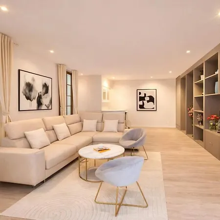 Stunning Loft For 6 In The 7th District Apartment *
