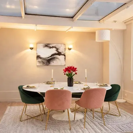 Stunning Loft For 6 In The 7th District Apartment